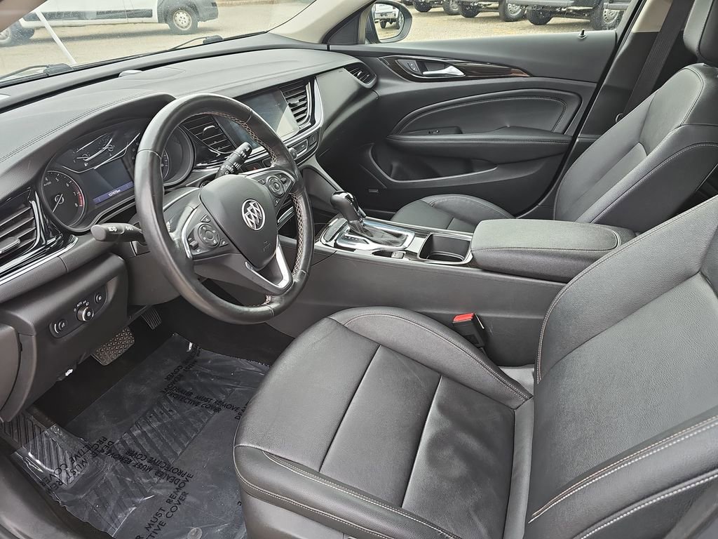 Used 2019 Buick Regal Essence w/ Driver Confidence Package I image 16