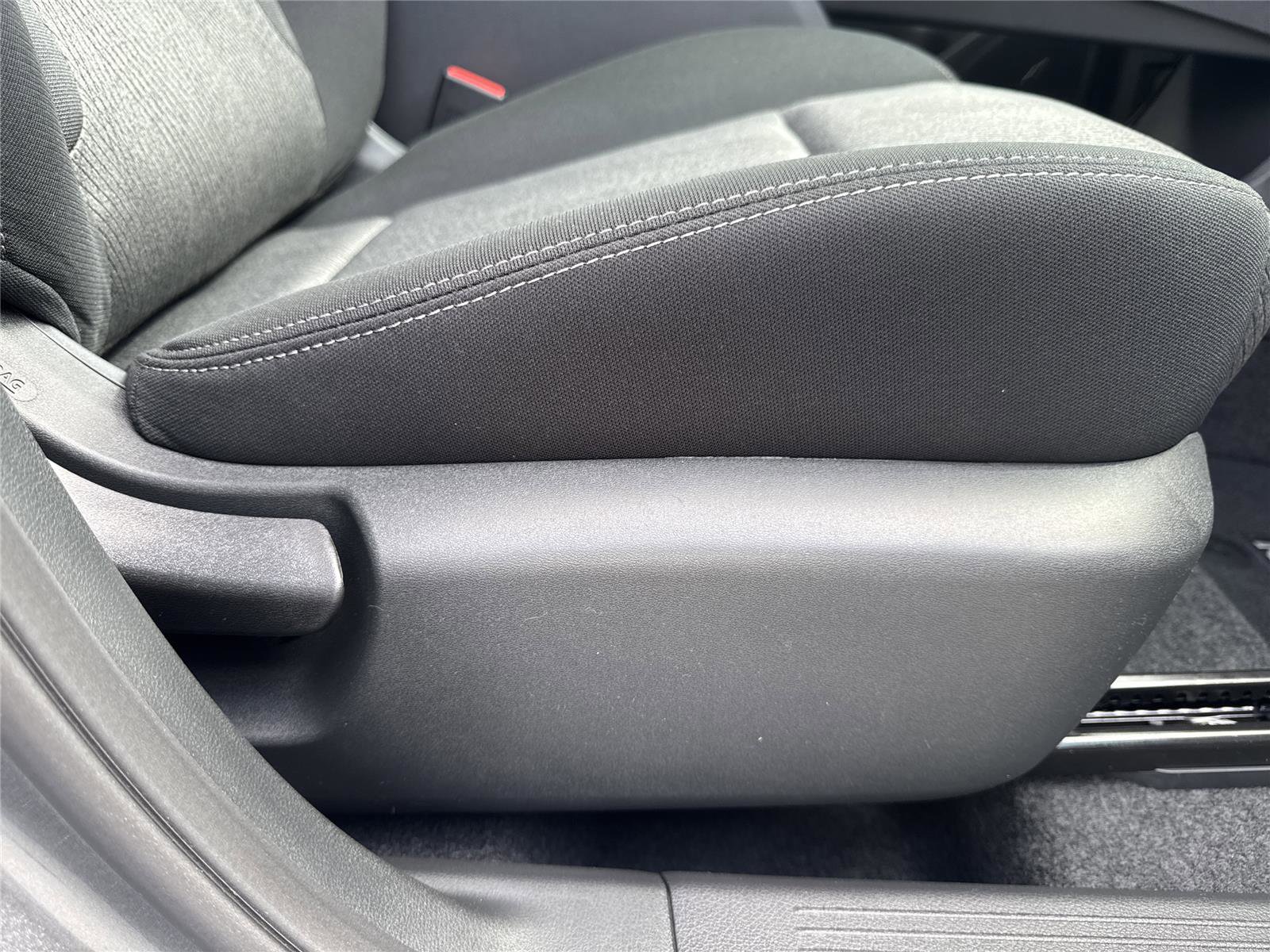 New 2026 Nissan Rogue SV FWD image 36