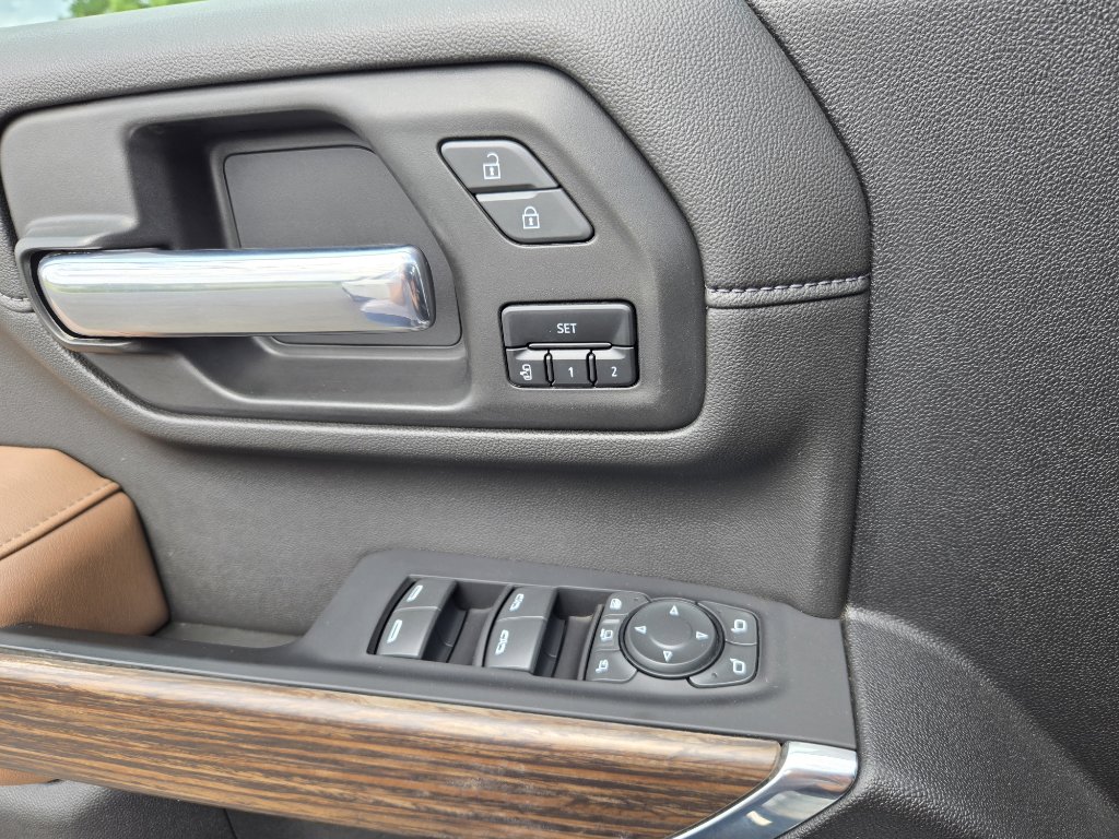 Used 2023 Chevrolet Silverado 3500 High Country w/ Technology Package image 15