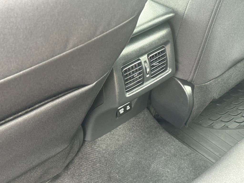 Used 2025 Toyota Camry LE w/ Convenience Package image 35