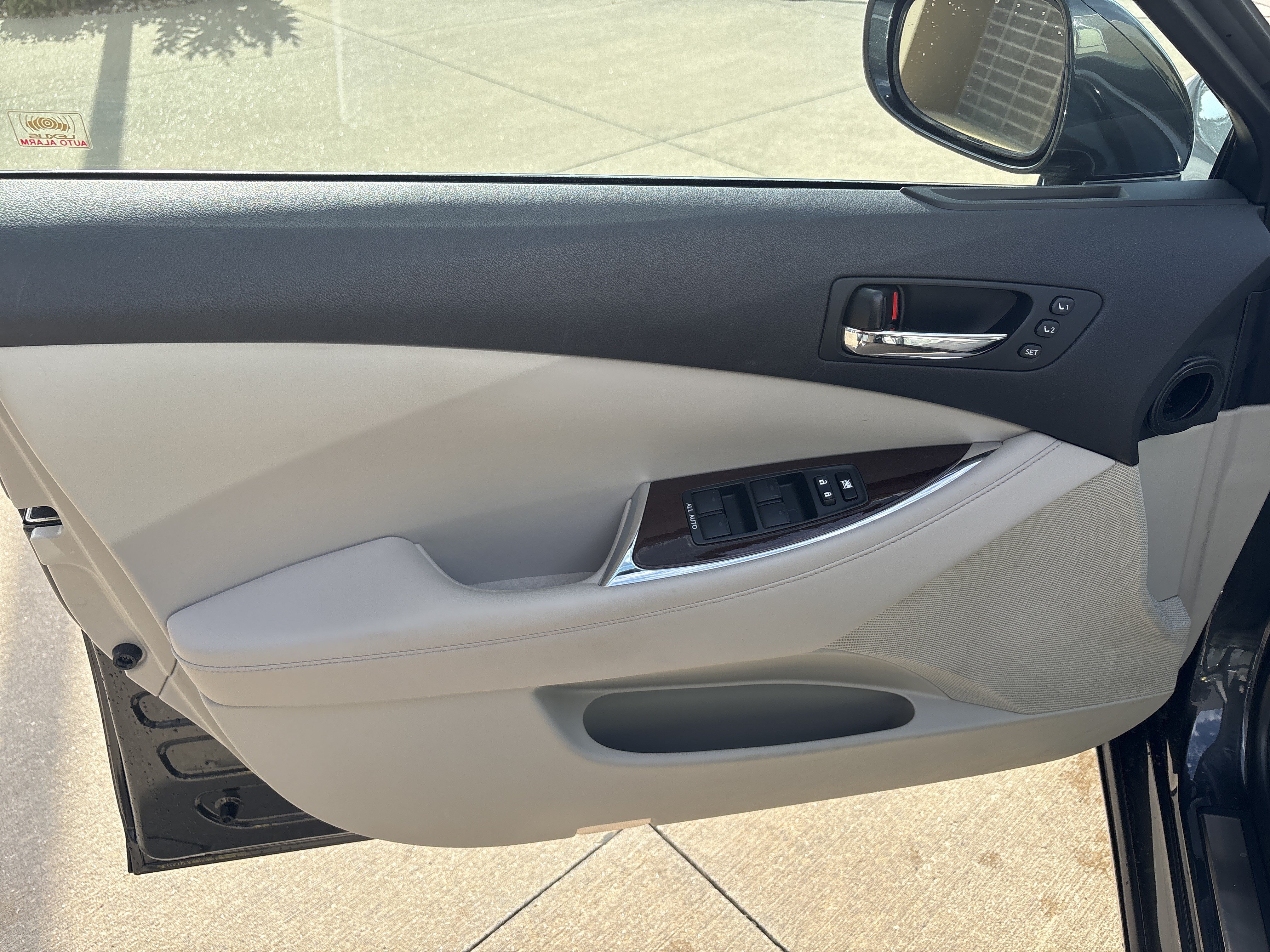 Used 2011 Lexus ES 350 w/ Preferred Accessory Package FWD image 14