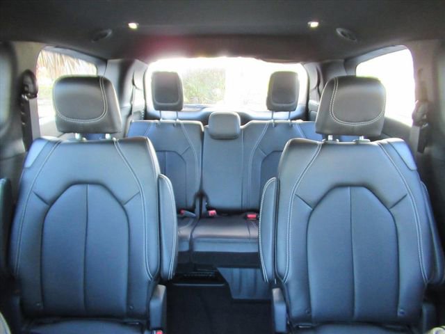 New 2026 Chrysler Pacifica Select FWD image 27