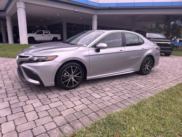 Used 2024 Toyota Camry SE FWD image 21