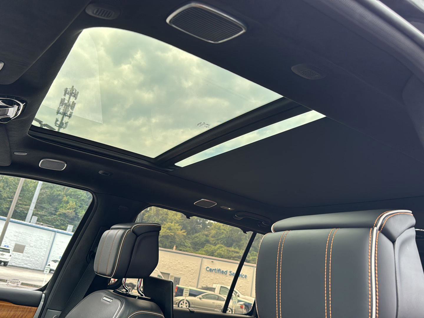 Used 2022 Jeep Grand Wagoneer Series III w/ Rear Seat Video Group 1 image 30