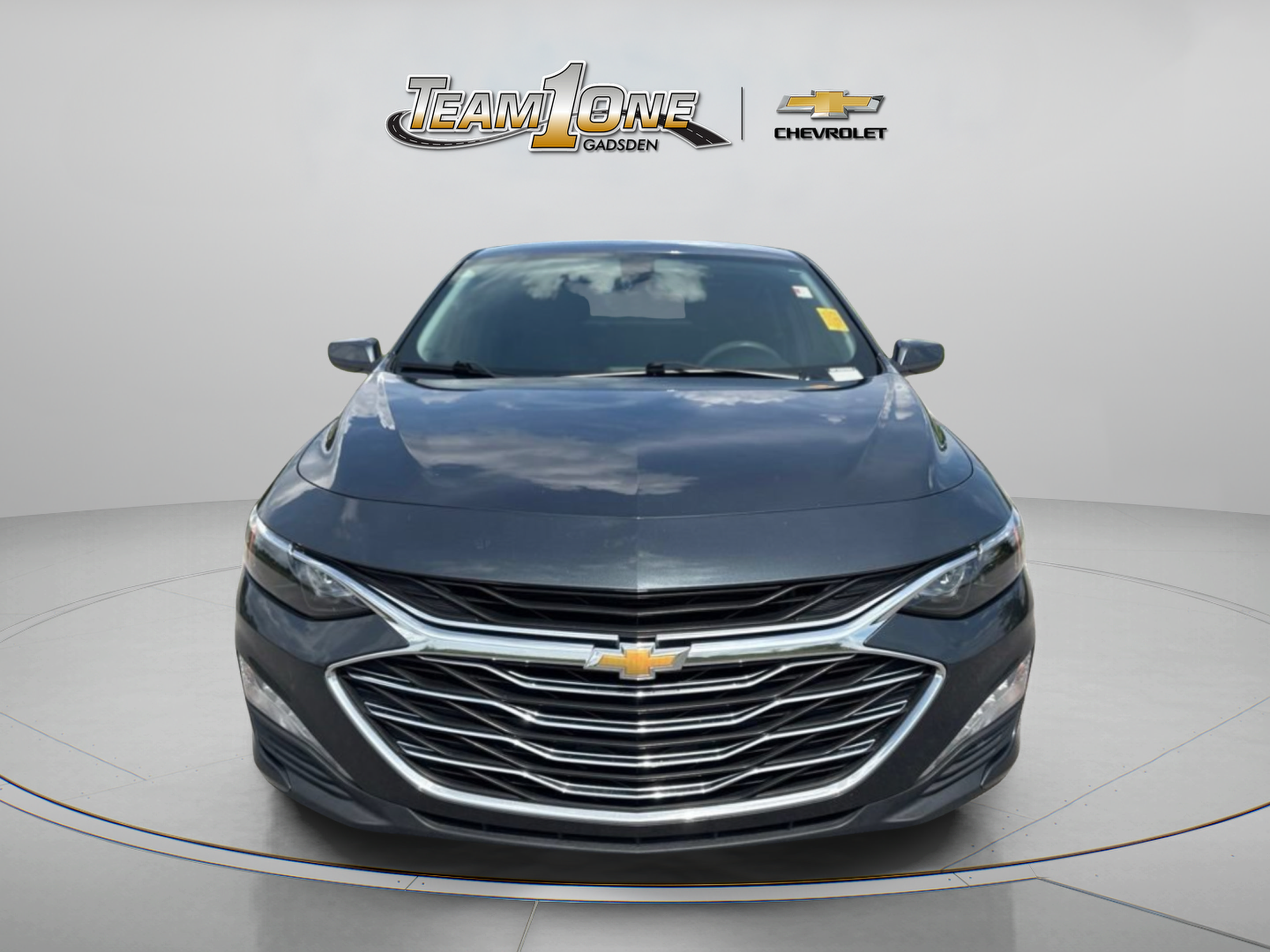 Used 2021 Chevrolet Malibu LT FWD image 2