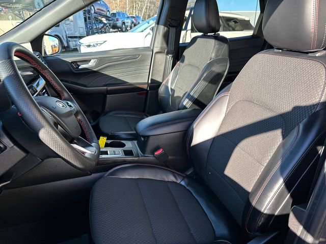 Used 2023 Ford Escape ST-Line w/ Tech Pack #1 AWD/4WD image 38