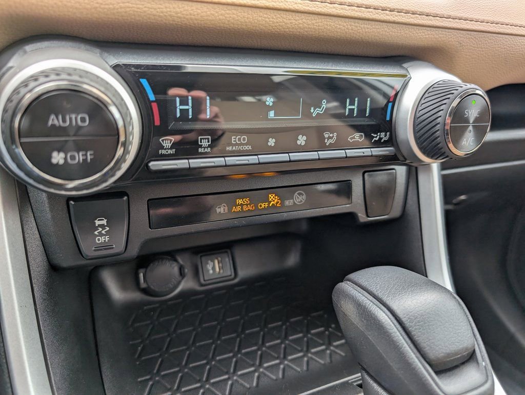 Used 2023 Toyota RAV4 XLE w/ Convenience Package AWD/4WD image 23