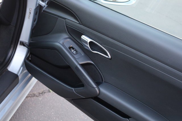 Used 2016 Porsche Cayman image 39