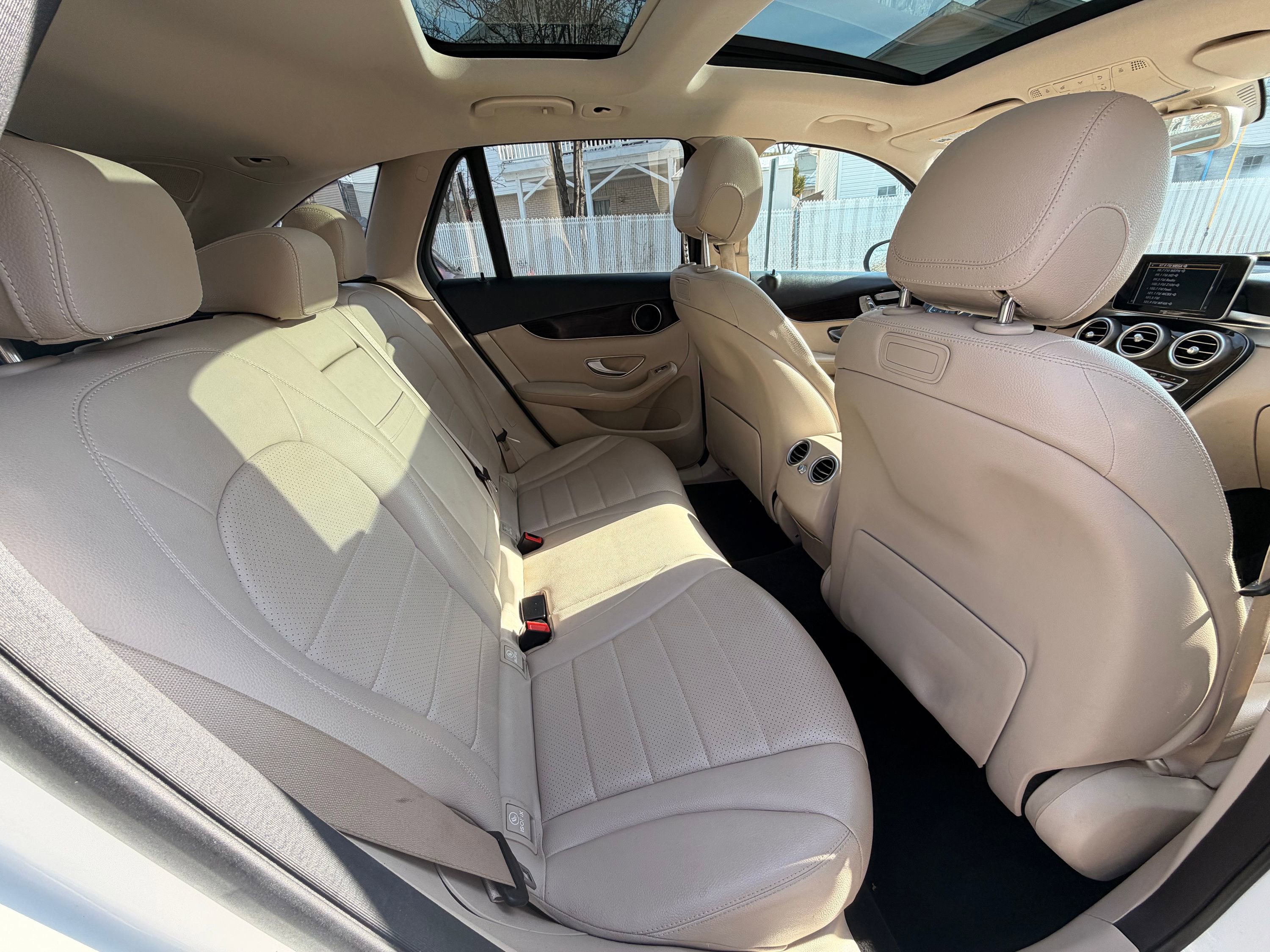 Used 2019 Mercedes-Benz GLC 300 4MATIC image 29