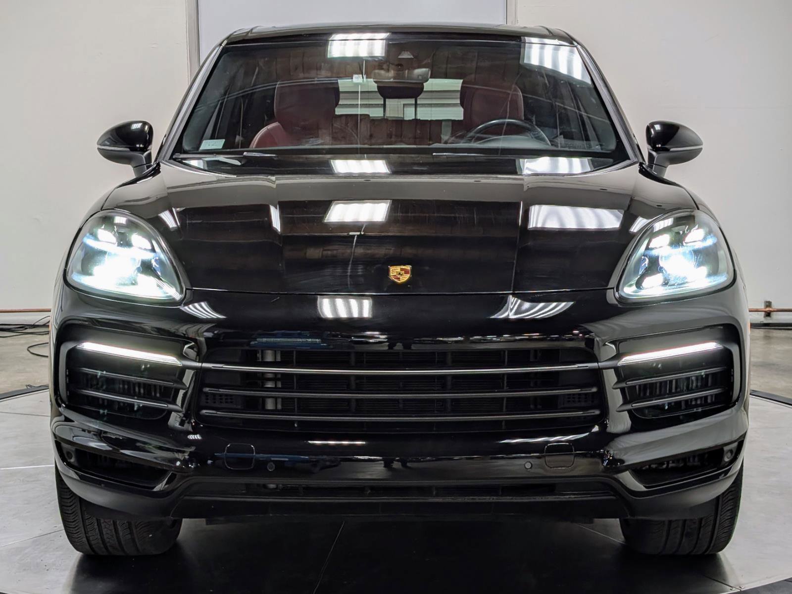 Used 2023 Porsche Cayenne Platinum Edition image 3