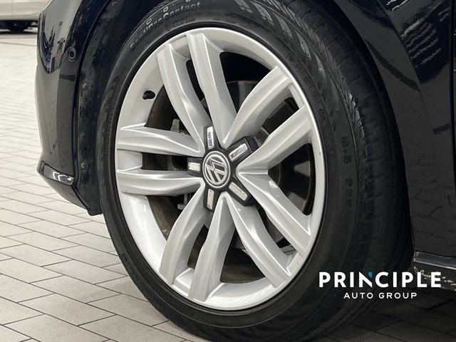 Used 2017 Volkswagen Passat 1.8T SEL Premium FWD image 7