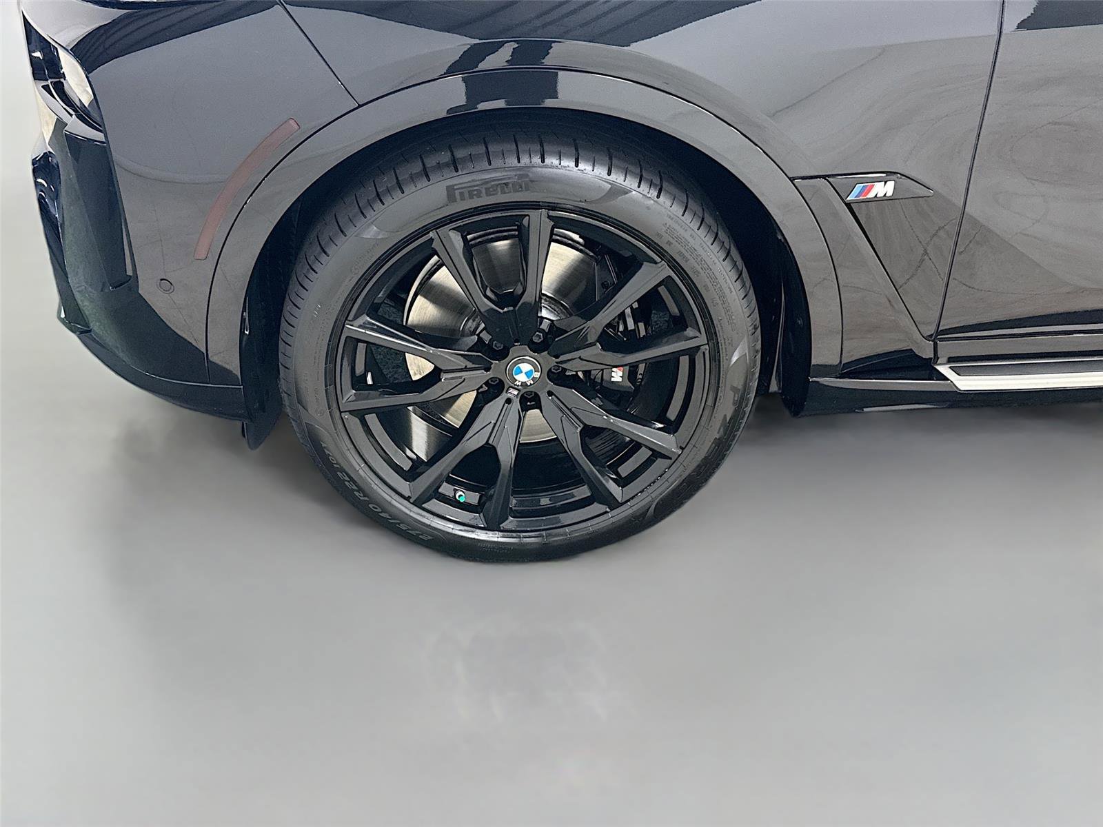 Used 2024 BMW X7 xDrive40i w/ M Sport Package image 32