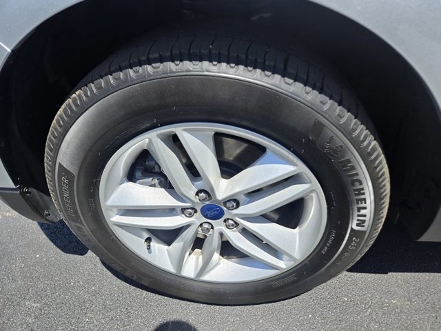 Used 2017 Ford Edge SEL w/ Equipment Group 201A AWD/4WD image 44