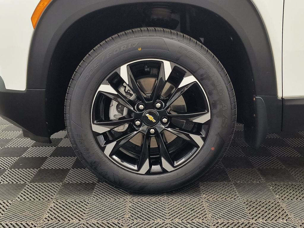 Used 2023 Chevrolet TrailBlazer LT AWD/4WD image 11