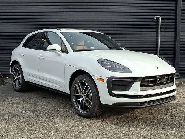 Certified 2026 Porsche Macan AWD/4WD image 9