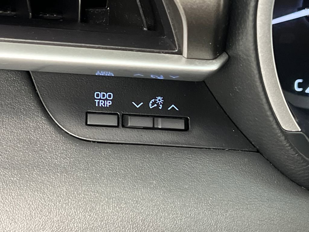 Used 2020 Toyota Highlander XLE image 42