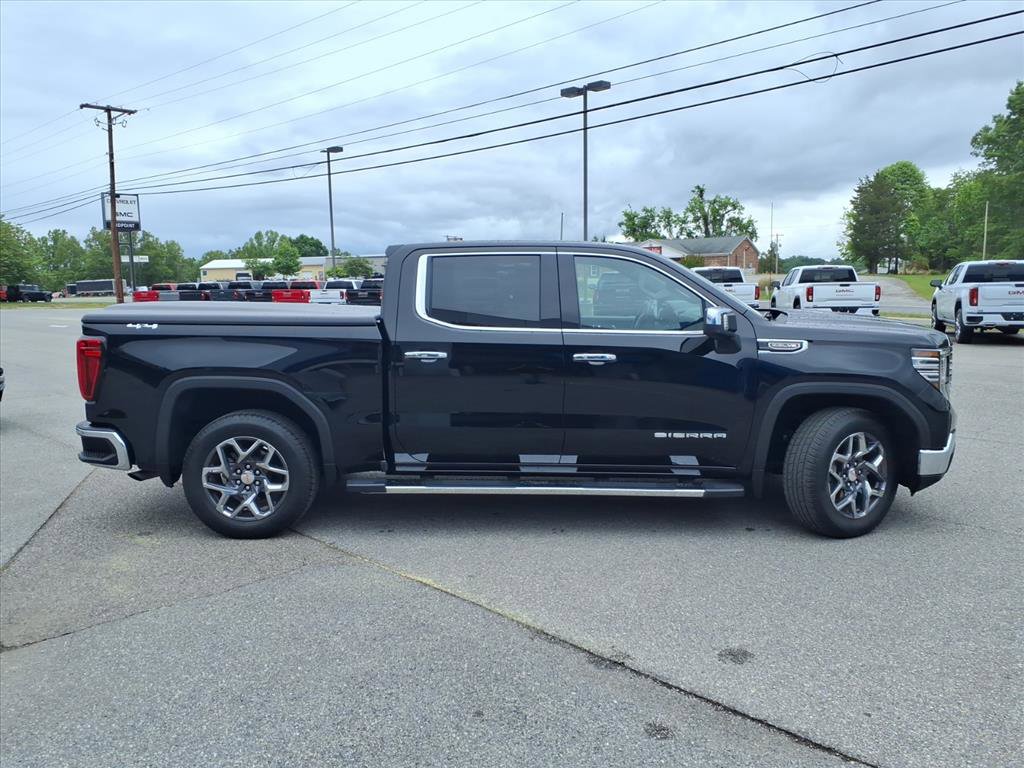 Used 2022 GMC Sierra 1500 SLT w/ SLT Convenience Package AWD/4WD image 3