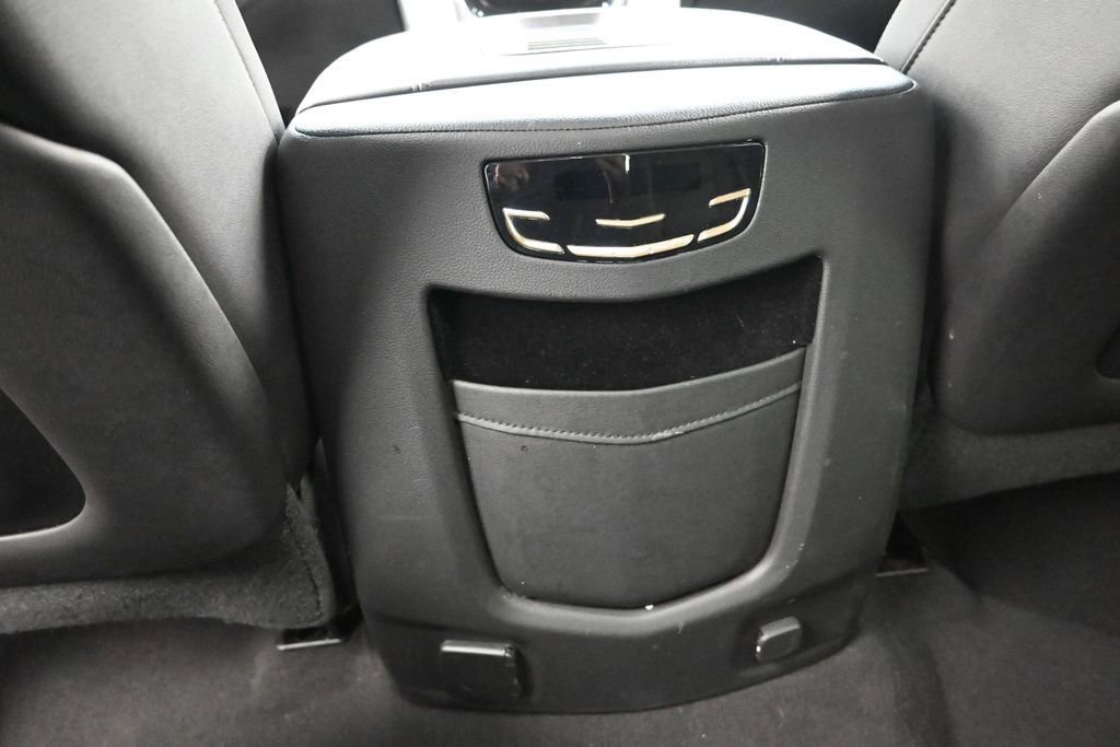 Used 2019 Cadillac Escalade Luxury RWD image 18