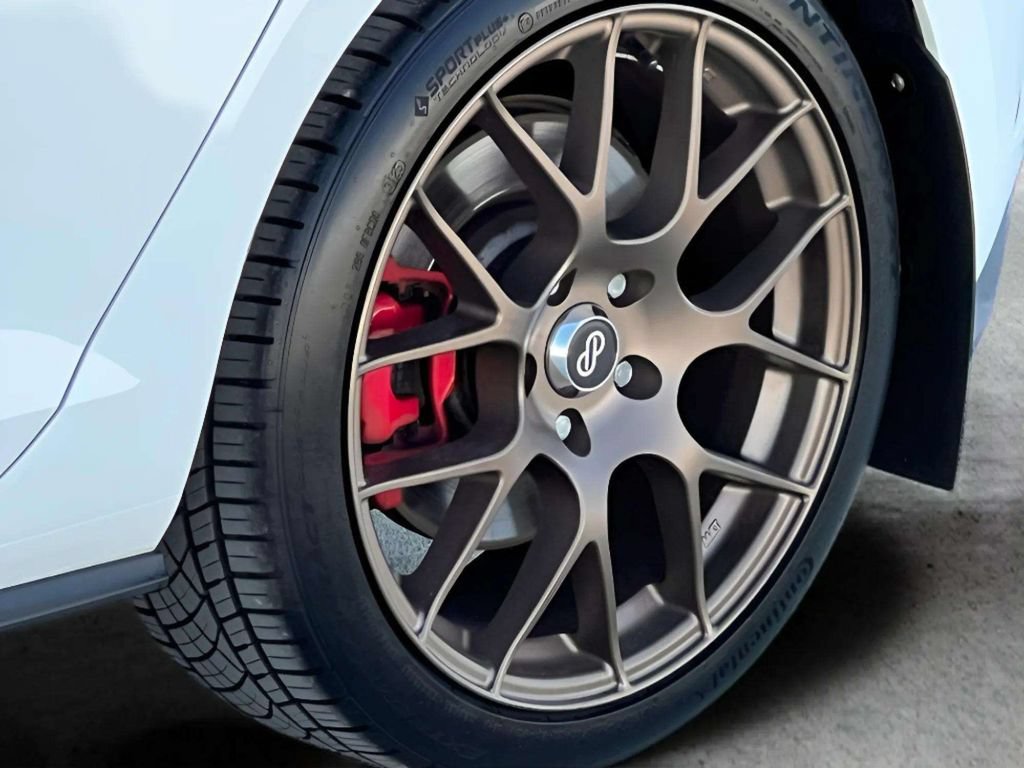 Used 2020 Volkswagen GTI SE FWD image 31