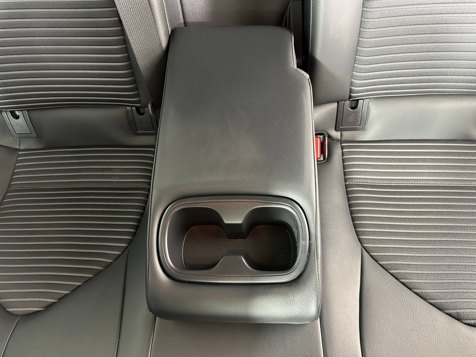 Used 2023 Toyota Camry SE FWD image 23
