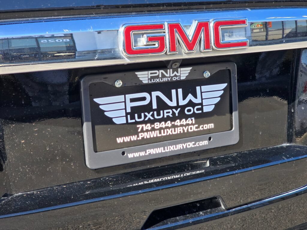 Used 2019 GMC Yukon Denali w/ Denali Ultimate Black Edition AWD/4WD image 14