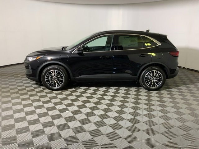 New 2026 Ford Escape SE image 13