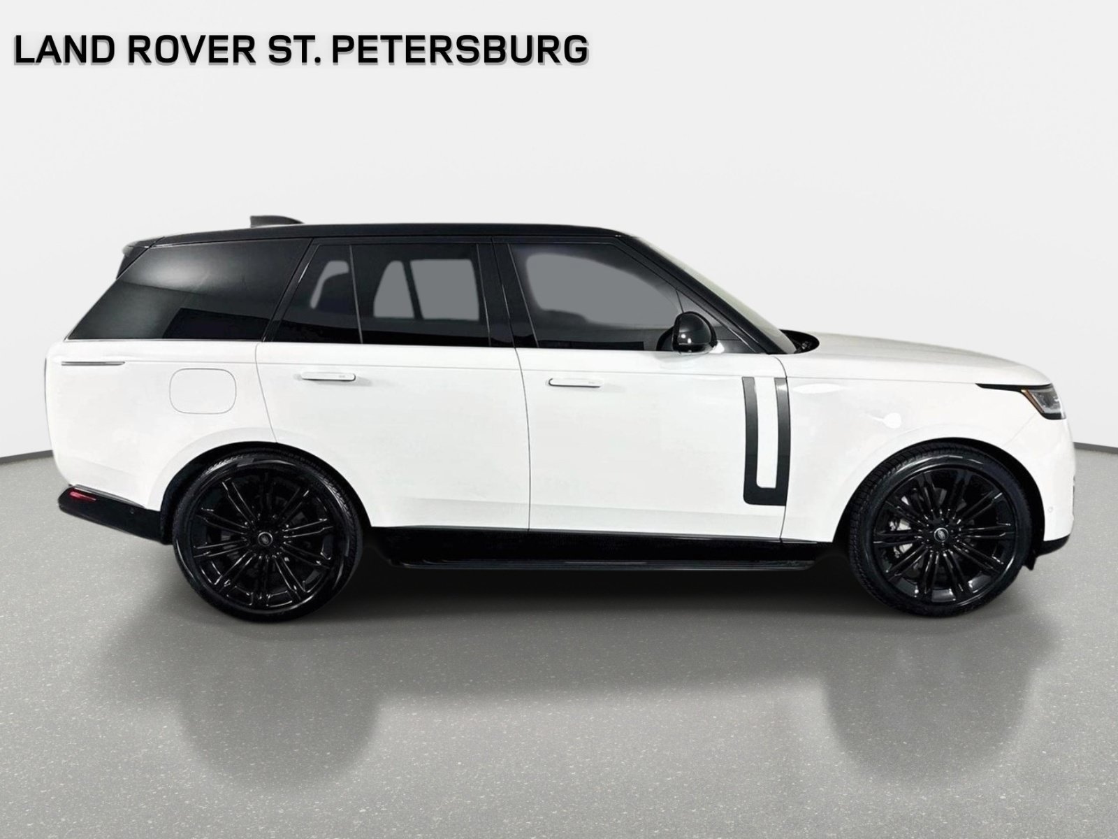 Used 2024 Land Rover Range Rover SE AWD/4WD image 4