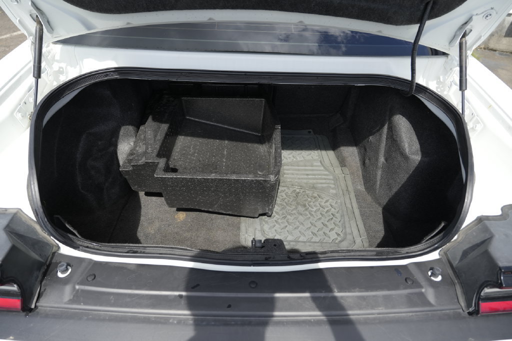 Used 2018 Dodge Challenger SXT RWD image 15
