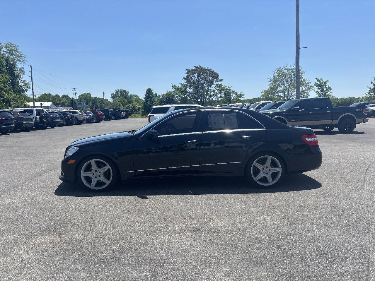 Used 2010 Mercedes-Benz E 350 4MATIC Sedan image 3