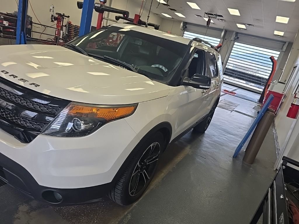 Used 2014 Ford Explorer Sport w/ Equipment Group 401A AWD/4WD image 2