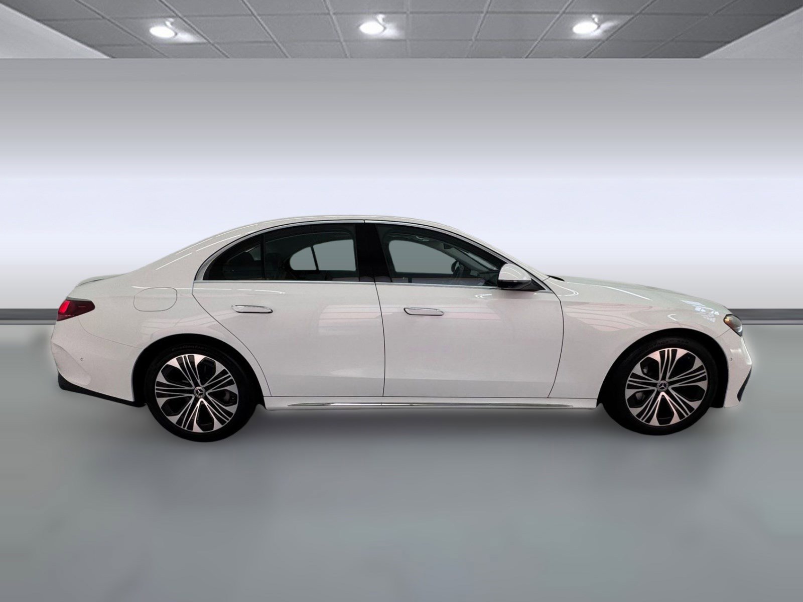 Used 2024 Mercedes-Benz E 350 4MATIC Sedan image 6