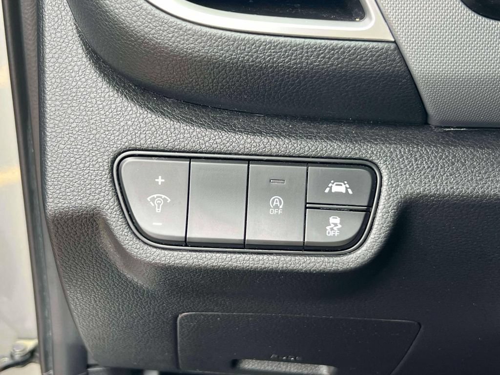 Used 2023 Kia Seltos LX AWD/4WD image 19