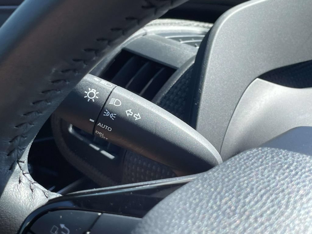 Used 2025 Toyota bZ4X FWD image 16