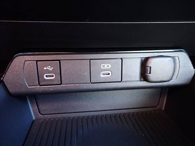 Used 2024 Toyota Prius LE AWD/4WD image 16