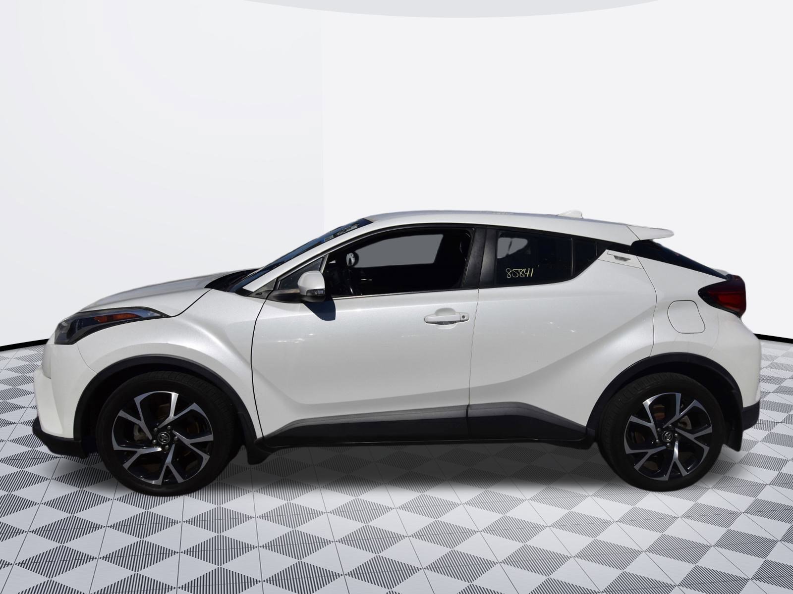 Used 2018 Toyota C-HR XLE image 5