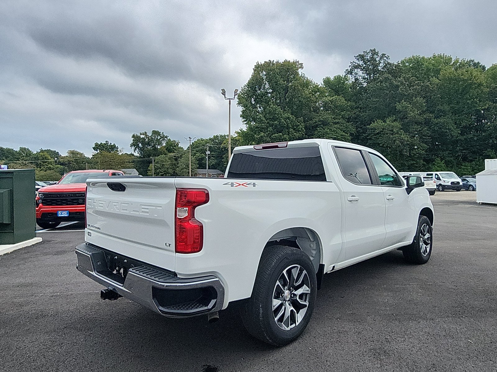 Used 2023 Chevrolet Silverado 1500 LT AWD/4WD image 5