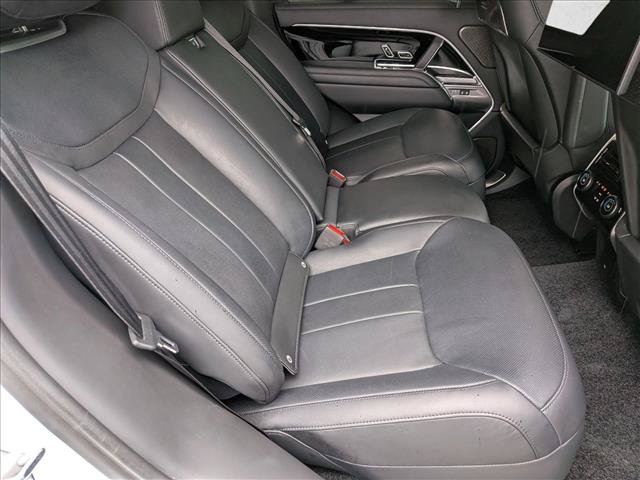 Certified 2025 Land Rover Range Rover Autobiography AWD/4WD image 21