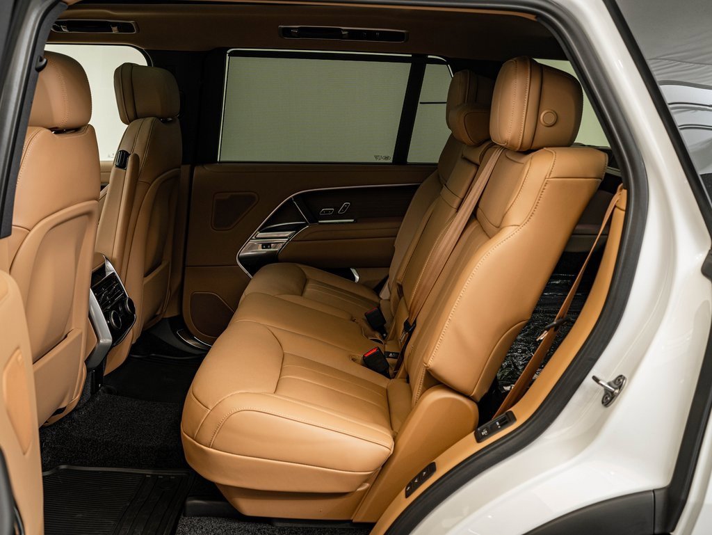 New 2026 Land Rover Range Rover Long Wheelbase SE image 37