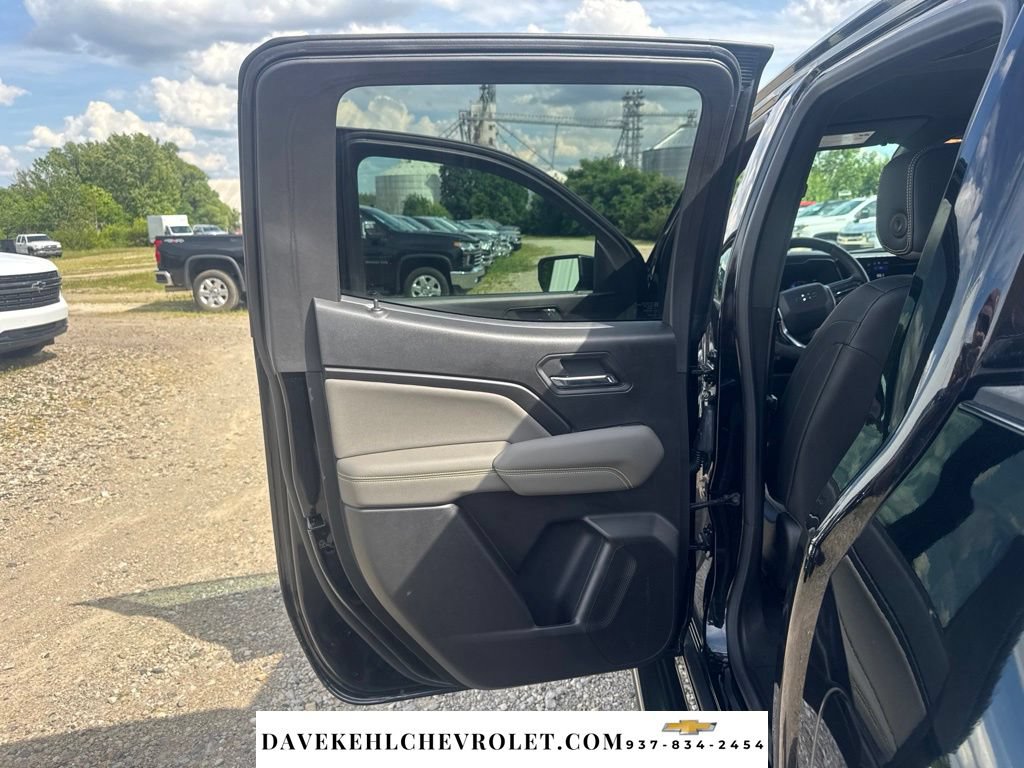 Used 2025 Chevrolet Colorado ZR2 w/ Technology Package AWD/4WD image 21