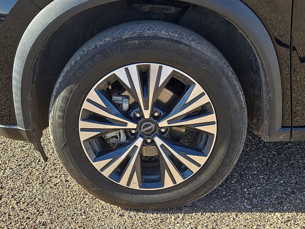 Used 2023 Nissan Rogue SV image 10