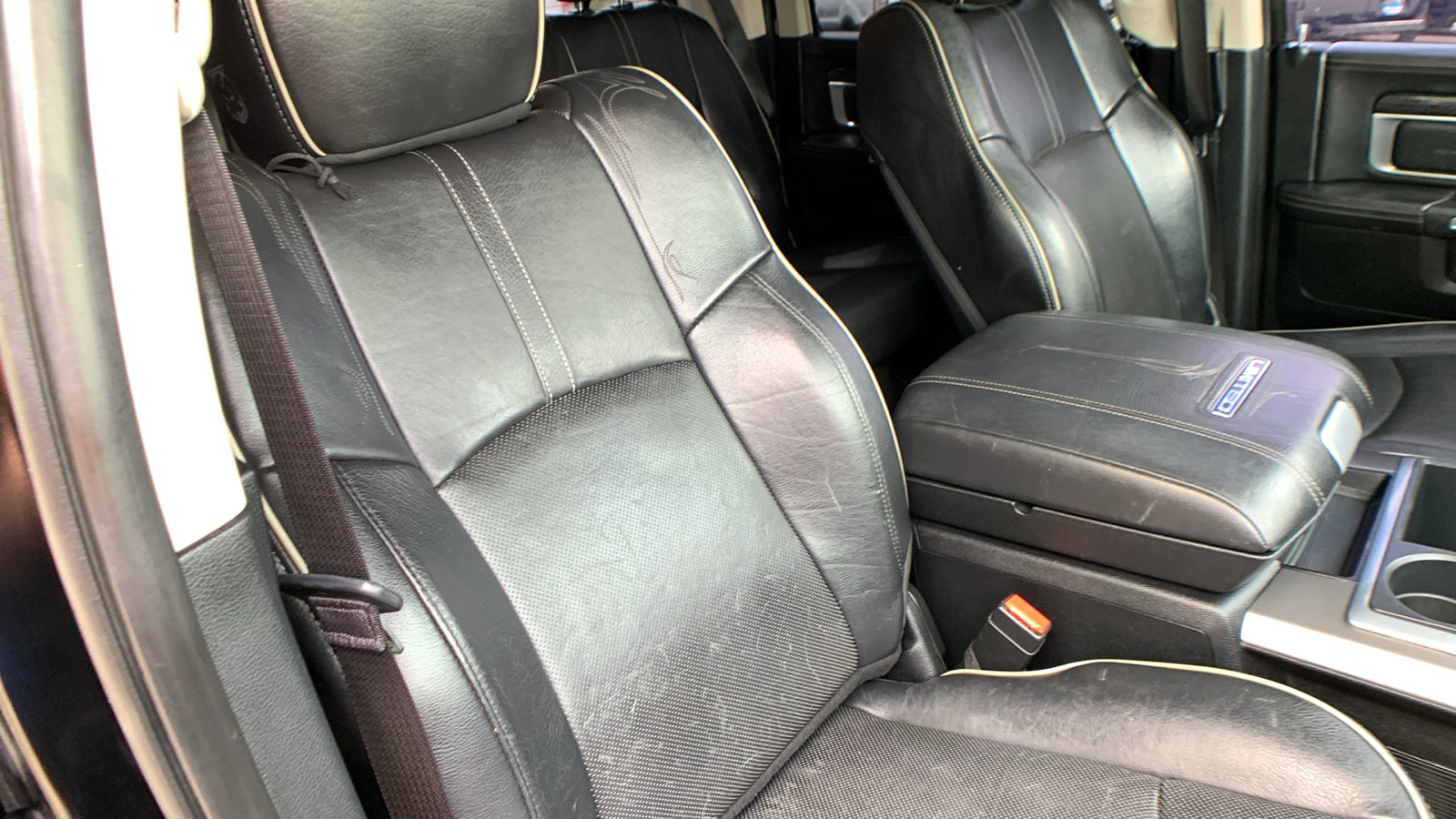 Used 2014 RAM 1500 Limited AWD/4WD image 32