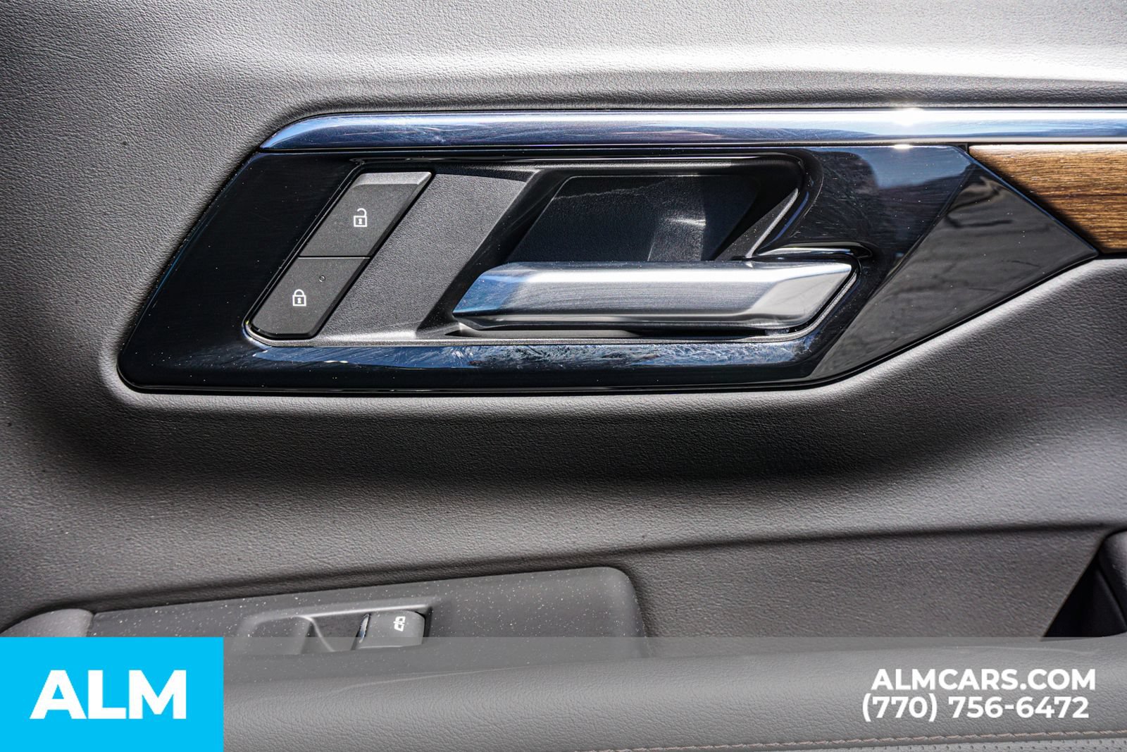 Used 2025 Chevrolet Suburban High Country AWD/4WD image 53
