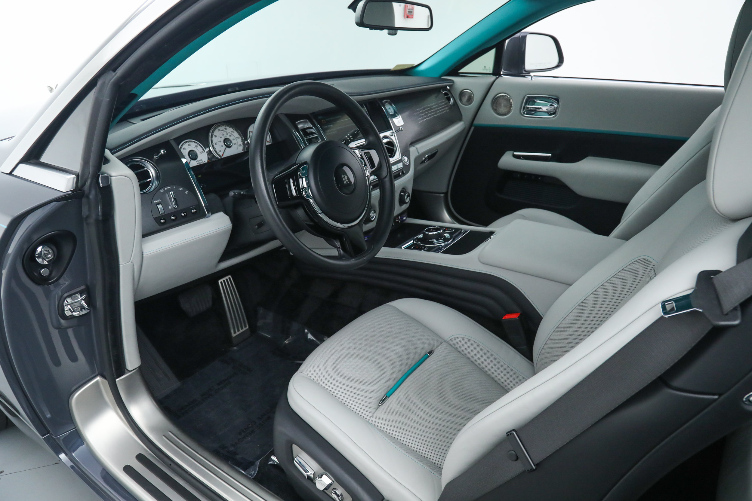 Used 2021 Rolls-Royce Wraith RWD image 26