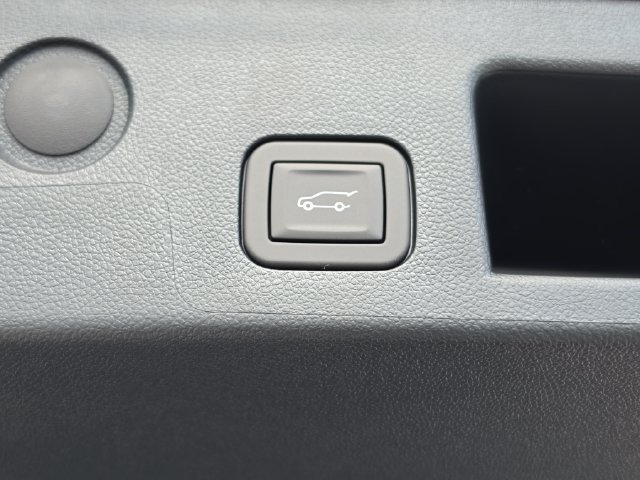 New 2027 Chevrolet Equinox ACTIV w/ Safety and Technology Package AWD/4WD image 8