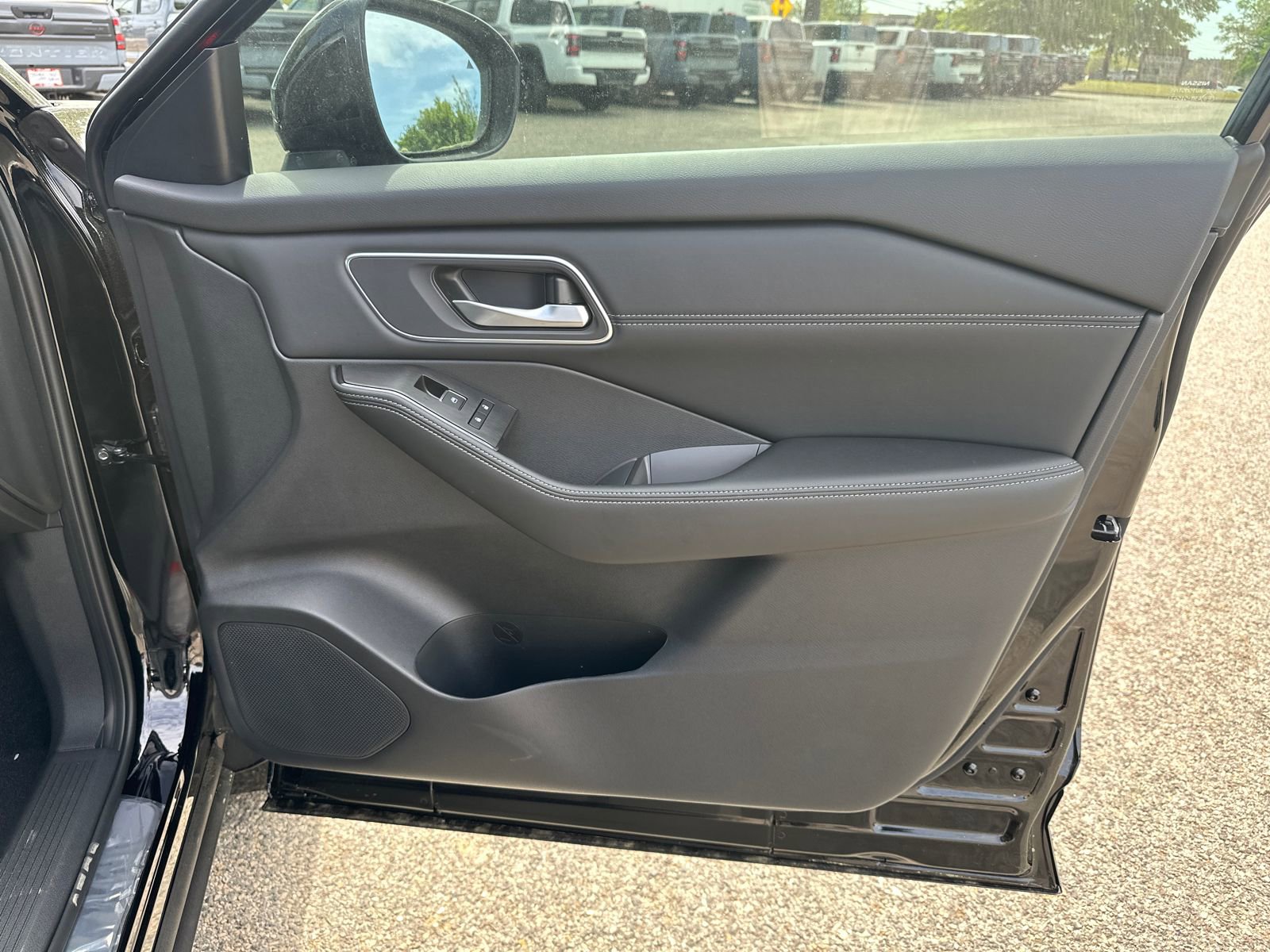 New 2026 Nissan Rogue Platinum w/ Tech Package image 12