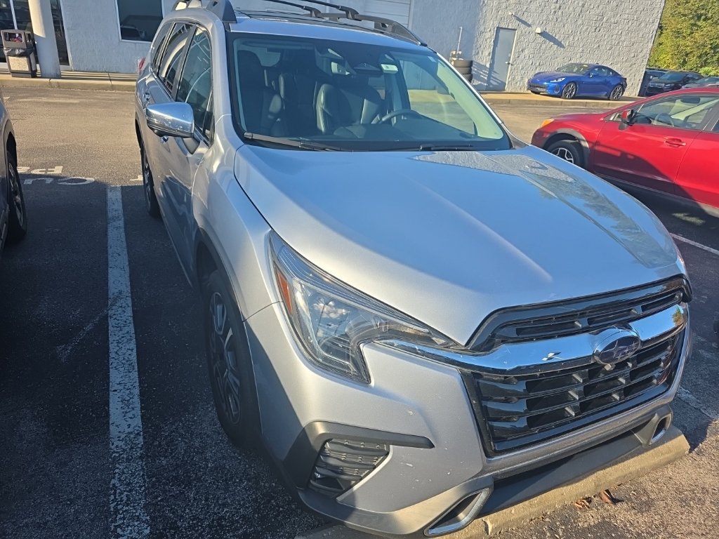 Used 2023 Subaru Ascent Touring AWD/4WD image 3