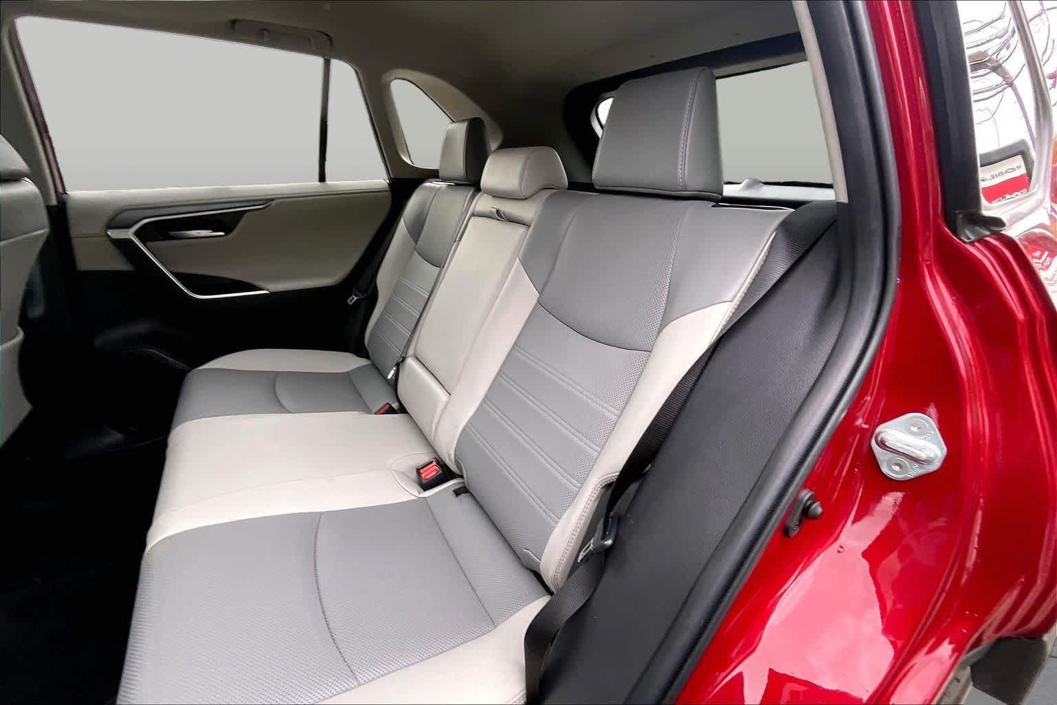 Used 2024 Toyota RAV4 Limited AWD/4WD image 19