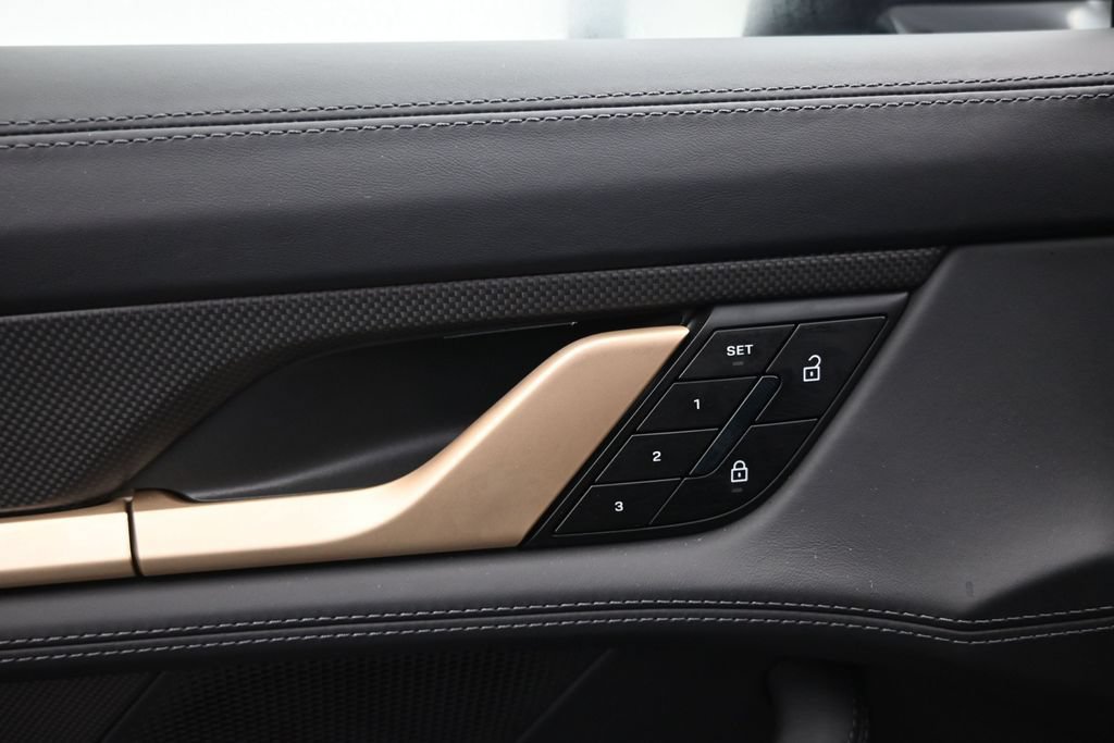 New 2026 Porsche Taycan Turbo S AWD/4WD image 11
