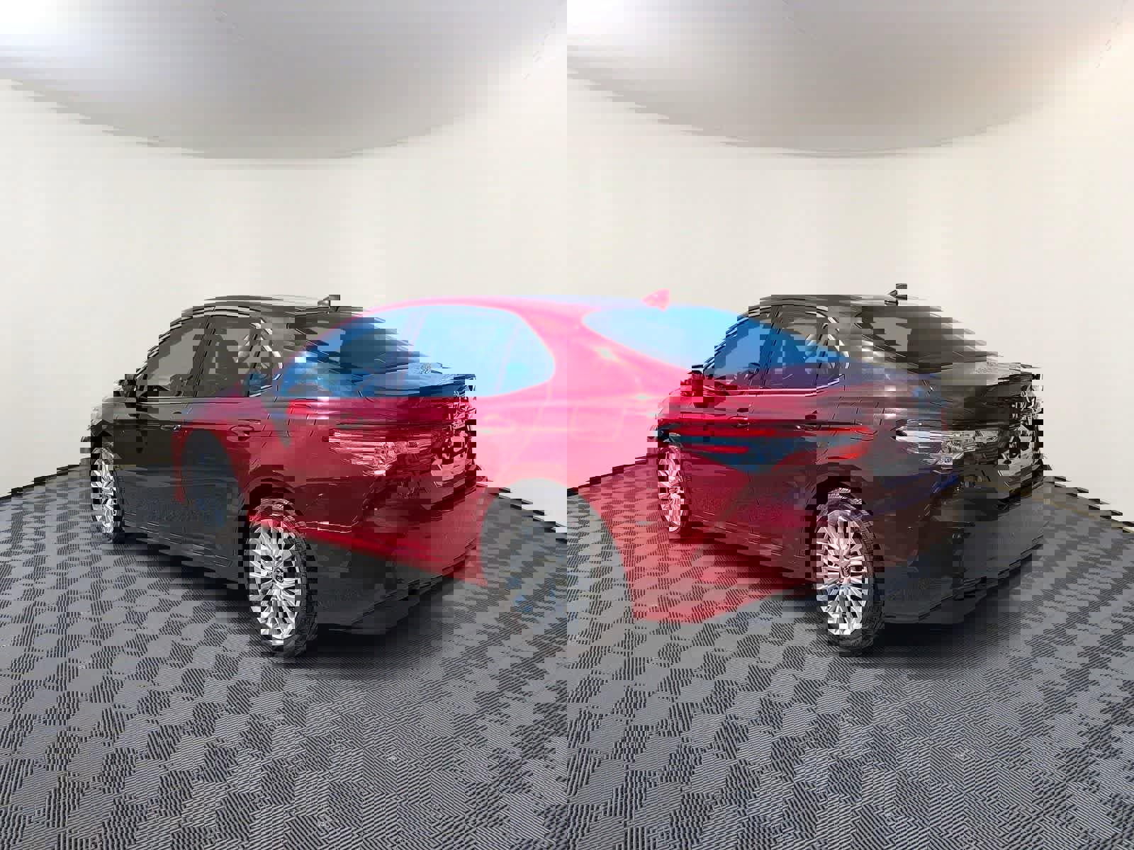 Used 2020 Toyota Camry XLE image 9