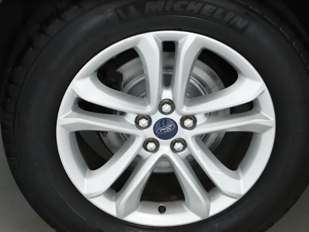 Used 2019 Ford Edge SEL w/ Equipment Group 201A AWD/4WD image 12